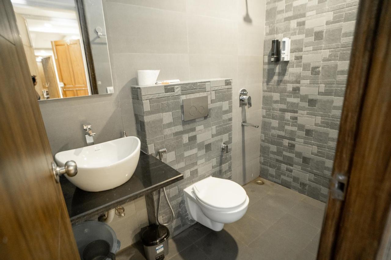 Flxho Uno - Serviced Apartment & Rooms - Golf Course Road Gurgaon Exteriör bild